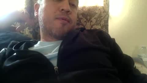 Snapshot of smoothstrik3r chatting on March 10, 2025, 12:51 am smoothstrik3r online show from March 10, 2025, 12:51 am