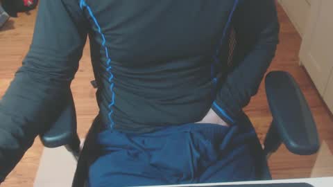 Snapshot of snooze85 chatting on December 26, 2024, 5:58 am Cbt-Slave online show from December 26, 2024, 5:58 am