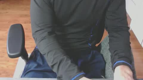 Snapshot of snooze85 chatting on November 9, 2025, 10:24 am Cbt-Slave online show from November 9, 2025, 10:24 am