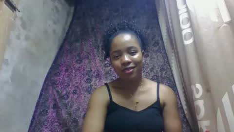 Snapshot of soamanaperina chatting on October 21, 2025, 10:05 am soamanaperina online show from October 21, 2025, 10:05 am