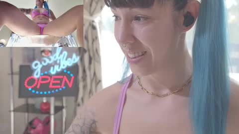 Snapshot of sofi_mora chatting on February 17, 2025, 2:26 pm Sofi Mora online show from February 17, 2025, 2:26 pm