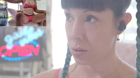 Snapshot of sofi_mora chatting on September 16, 2025, 1:56 pm Sofi Mora online show from September 16, 2025, 1:56 pm