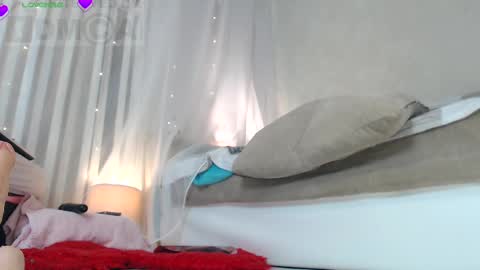 Snapshot of sofiabaileys chatting on February 28, 2025, 6:20 pm    Sofia      welcome to my room      online show from February 28, 2025, 6:20 pm