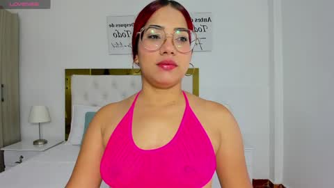 Snapshot of sofiabosch chatting on January 29, 2025, 5:51 am Sara online show from January 29, 2025, 5:51 am