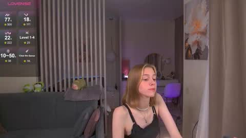 Sofia Help me overcome shynes with 100 thumbs up online show from October 9, 2025, 6:17 pm