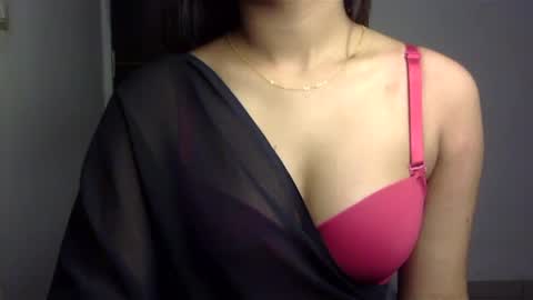 Snapshot of sofie_diva chatting on February 2, 2025, 9:45 pm divya online show from February 2, 2025, 9:45 pm