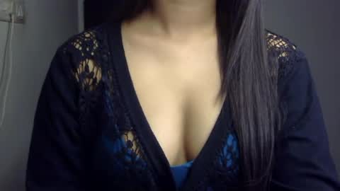 Snapshot of sofie_diva chatting on March 6, 2025, 5:54 pm divya online show from March 6, 2025, 5:54 pm