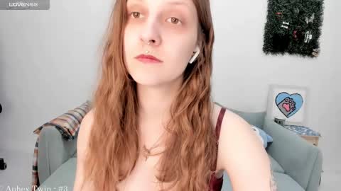 Snapshot of solaralice chatting on February 9, 2025, 8:24 pm SolarAlice online show from February 9, 2025, 8:24 pm