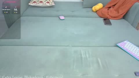 Snapshot of solaralice chatting on October 18, 2025, 7:47 pm SolarAlice online show from October 18, 2025, 7:47 pm