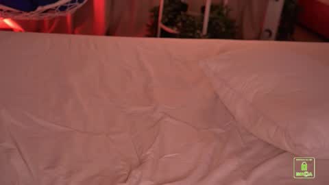 Snapshot of sonalegend_ chatting on September 17, 2025, 5:36 pm My name isSonya  online show from September 17, 2025, 5:36 pm