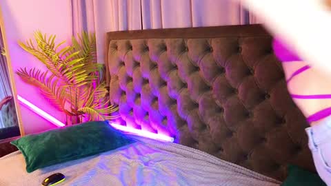 Snapshot of sophia_dreamy chatting on December 21, 2024, 7:35 am Sophia online show from December 21, 2024, 7:35 am