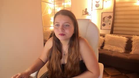 Snapshot of sophiee09_ chatting on October 8, 2025, 2:04 pm Sophie online show from October 8, 2025, 2:04 pm