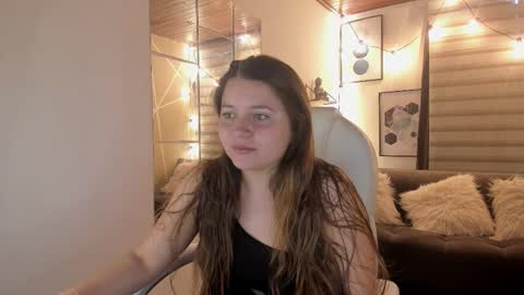 Snapshot of sophiee09_ chatting on October 13, 2025, 3:12 pm Sophie online show from October 13, 2025, 3:12 pm