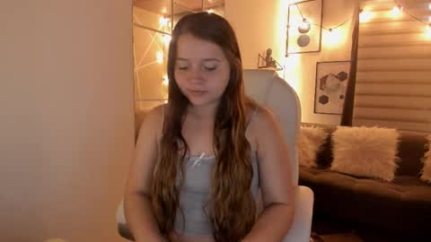 Snapshot of sophiee09_ chatting on October 16, 2025, 2:18 pm Sophie online show from October 16, 2025, 2:18 pm