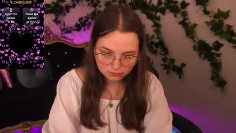 Snapshot of sophieedreams chatting on October 23, 2025, 3:33 pm sophieedreams online show from October 23, 2025, 3:33 pm