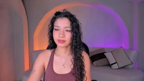 Sophie Houston online show from October 24, 2025, 4:09 am