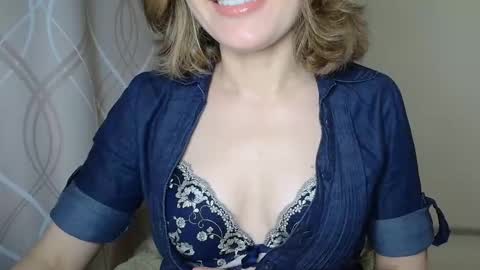 Snapshot of sophiemisss chatting on October 9, 2025, 11:19 am Sophiemisss online show from October 9, 2025, 11:19 am