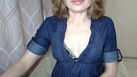 Snapshot of sophiemisss chatting on October 13, 2025, 10:15 am Sophiemisss online show from October 13, 2025, 10:15 am