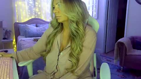 Snapshot of southernbarbii chatting on January 19, 2025, 11:45 am Your Barbii online show from January 19, 2025, 11:45 am