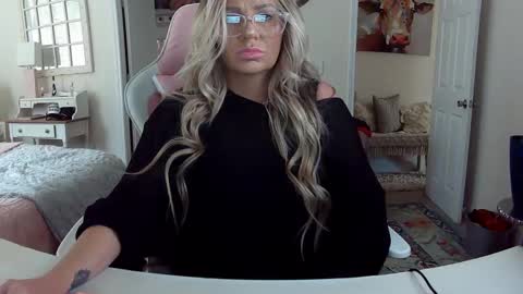 Snapshot of southernbarbii chatting on February 11, 2025, 2:57 pm Your Barbii online show from February 11, 2025, 2:57 pm