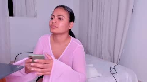 Snapshot of soy_naty_rose3 chatting on January 11, 2025, 12:55 am Naty online show from January 11, 2025, 12:55 am