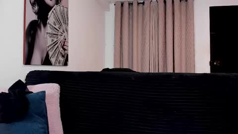 Snapshot of soyraydimarco_ chatting on October 6, 2025, 11:57 pm RayDimarco  independent model online show from October 6, 2025, 11:57 pm