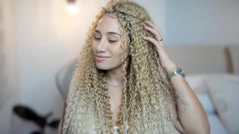 Snapshot of soytulu_ chatting on February 8, 2025, 2:15 am brisa  s online show from February 8, 2025, 2:15 am