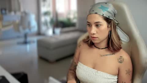 Snapshot of soytulu_ chatting on February 17, 2025, 3:42 pm brisa  s online show from February 17, 2025, 3:42 pm