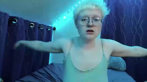 Snapshot of sparkling_water_hate_club chatting on September 25, 2025, 5:11 am Atticus Pendragon online show from September 25, 2025, 5:11 am