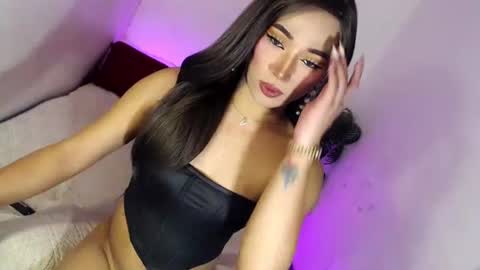 Alora online show from October 20, 2025, 5:30 am
