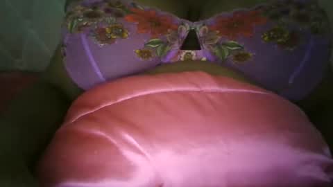 Snapshot of spicyromance chatting on November 14, 2025, 3:05 am Ashanti online show from November 14, 2025, 3:05 am