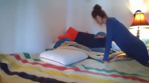 Snapshot of spinwithus chatting on October 19, 2025, 6:41 pm Rose online show from October 19, 2025, 6:41 pm