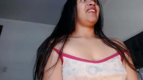 Carolainss online show from February 18, 2025, 2:27 am