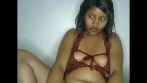 Snapshot of squirtqueen333 chatting on December 3, 2024, 10:39 am shana online show from December 3, 2024, 10:39 am