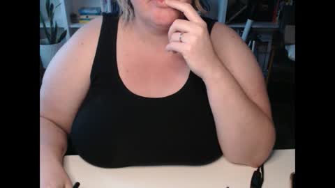 Snapshot of squirtymilfjess chatting on December 8, 2024, 1:58 pm Messi Jessi online show from December 8, 2024, 1:58 pm