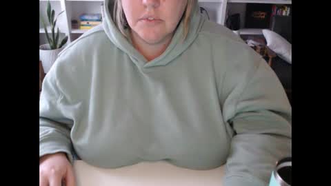 Snapshot of squirtymilfjess chatting on March 5, 2025, 4:24 pm Messi Jessi online show from March 5, 2025, 4:24 pm