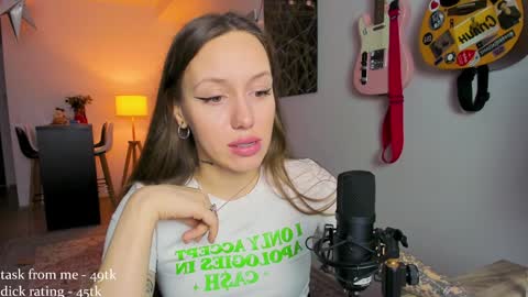 Snapshot of sshawty chatting on December 18, 2024, 12:18 pm Anni if Im offline for a long time Im depressed feel free to support me offline online show from December 18, 2024, 12:18 pm