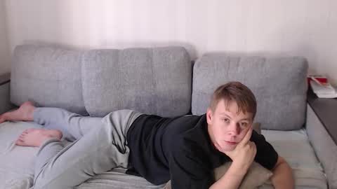 Snapshot of st_rudy chatting on September 17, 2025, 2:52 pm Joe Peach online show from September 17, 2025, 2:52 pm