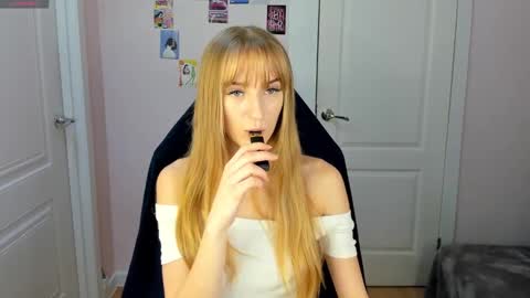 Snapshot of stacy_riiver chatting on December 23, 2024, 8:11 am Stacy Mon Tue Wed Thu Fri Sun GMT GMT 3 1000am - 0400pm online show from December 23, 2024, 8:11 am