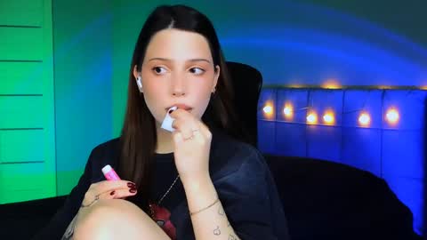 Snapshot of stacygonzales_ chatting on December 13, 2024, 6:31 am Bye bye dear See you on December 3st  online show from December 13, 2024, 6:31 am