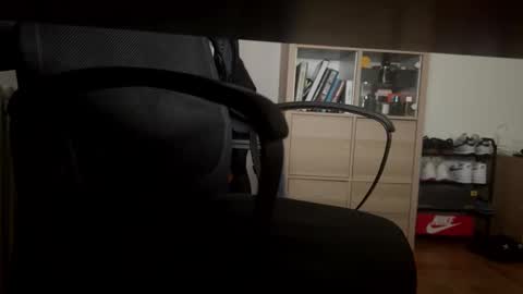 stang_ online show from September 10, 2025, 7:03 pm