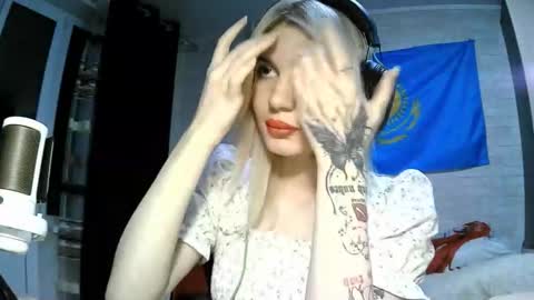 Snapshot of starremick chatting on September 16, 2025, 3:46 pm Katie online show from September 16, 2025, 3:46 pm