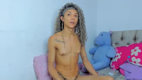 Snapshot of stassiebell chatting on December 20, 2024, 1:54 pm stassiebell online show from December 20, 2024, 1:54 pm