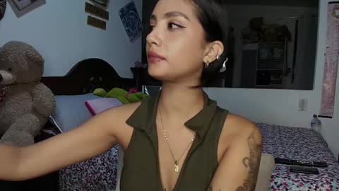 Im MiaIts my first day here  online show from September 24, 2025, 1:09 am