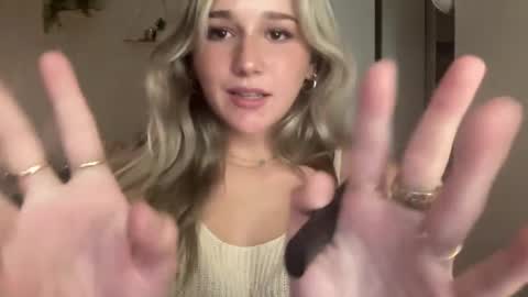 Snapshot of stellaraexox chatting on February 6, 2025, 1:27 am stellaraexox online show from February 6, 2025, 1:27 am