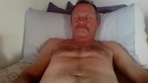 Snapshot of steviehard7 chatting on October 1, 2025, 10:27 pm steviehard7 online show from October 1, 2025, 10:27 pm