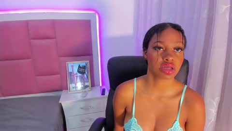 Snapshot of stormihills chatting on December 5, 2024, 1:38 pm Sweety Stormi  online show from December 5, 2024, 1:38 pm