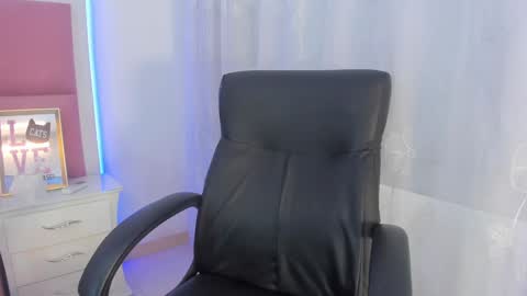 Snapshot of stormihills chatting on December 13, 2024, 4:38 pm Sweety Stormi  online show from December 13, 2024, 4:38 pm