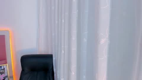 Snapshot of stormihills chatting on March 4, 2025, 1:38 pm Sweety Stormi  online show from March 4, 2025, 1:38 pm