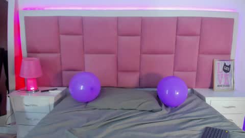 Snapshot of stormihills chatting on March 11, 2025, 5:02 pm Sweety Stormi  online show from March 11, 2025, 5:02 pm